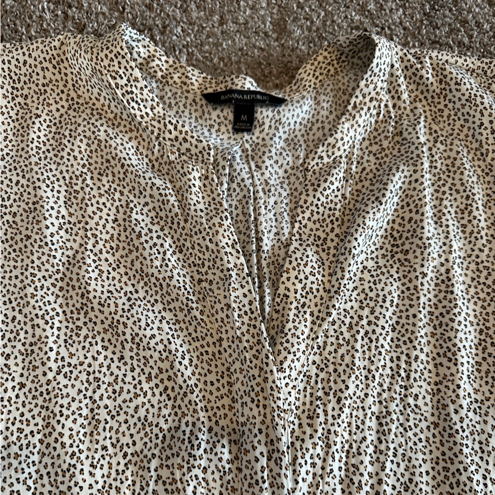 Banana Republic sleeveless blouse medium animal print cheetah button front - Picture 7 of 15